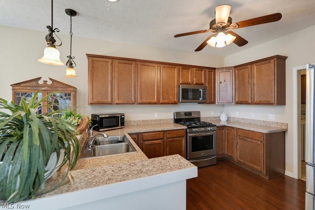 568 Hyannis Port Circle Avon Lake OH 44012