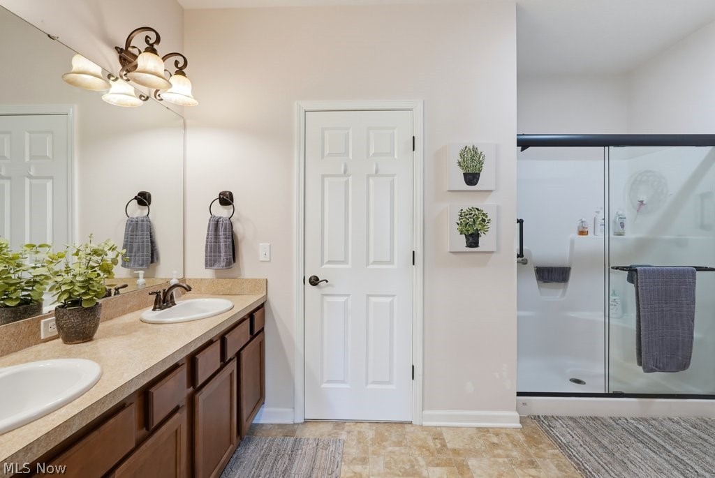 568 Hyannis Port Circle Avon Lake OH 44012