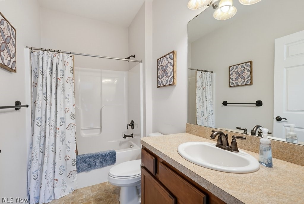 568 Hyannis Port Circle Avon Lake OH 44012