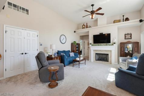 568 Hyannis Port Circle Avon Lake OH 44012
