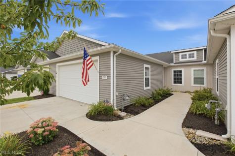 235 Silver Spring Circle Elyria OH 44035