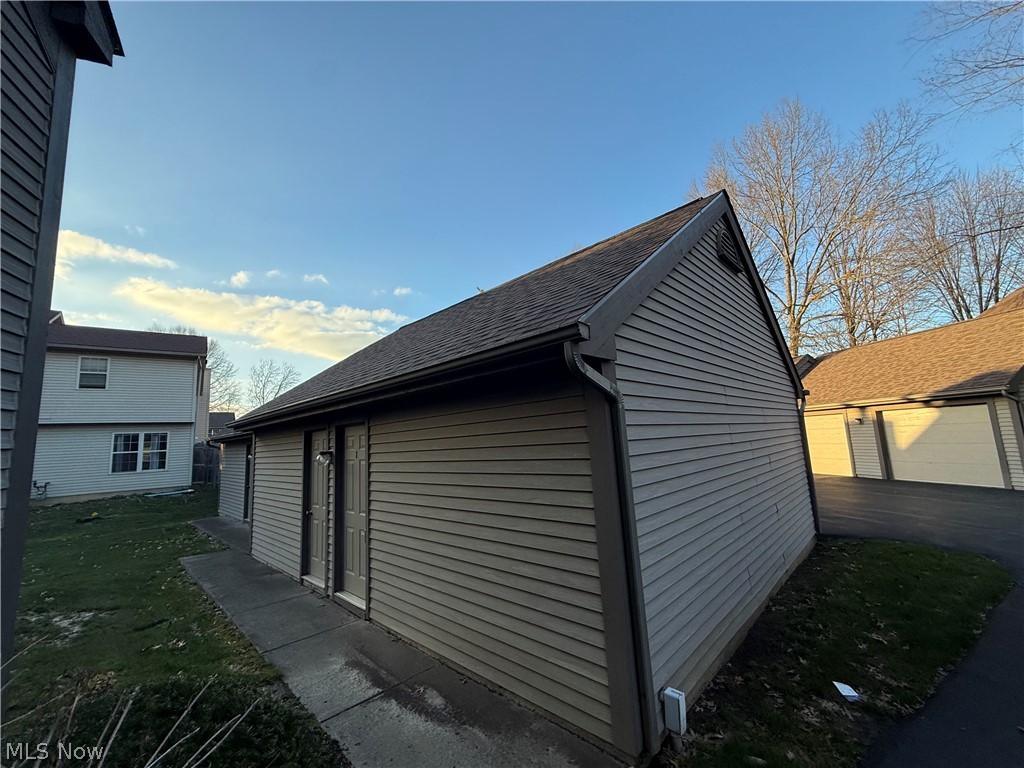 1123 Red Tail Hawk Boardman OH 44512