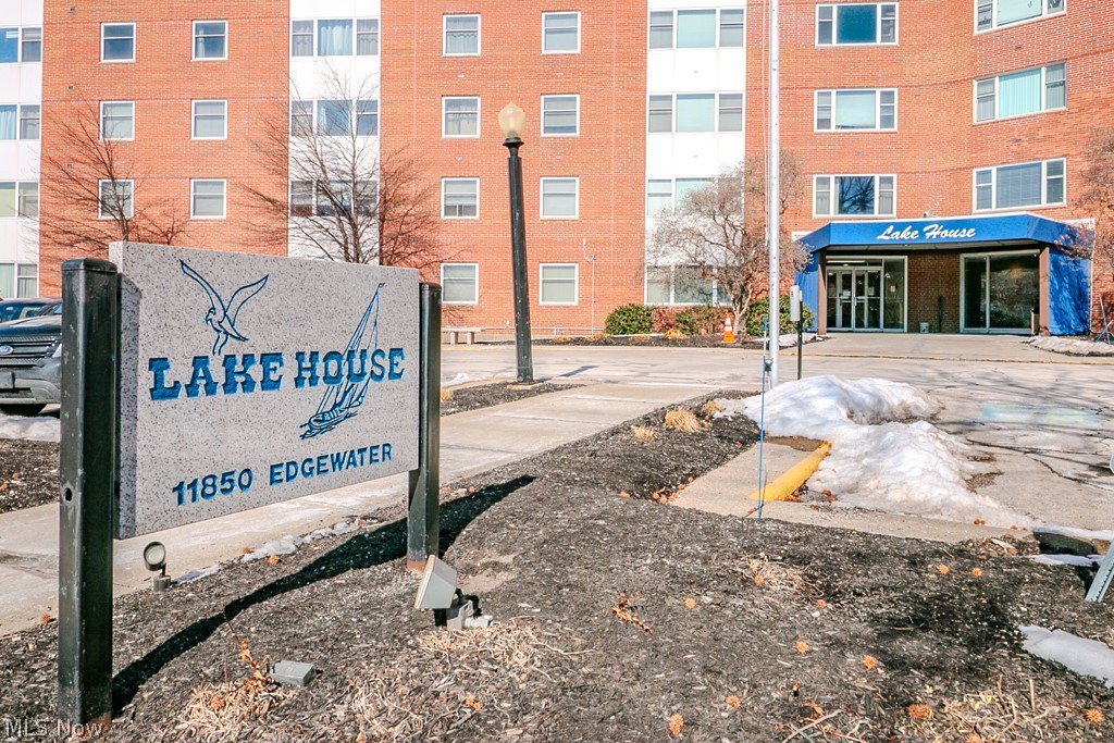 11850 Edgewater Drive Lakewood OH 44107