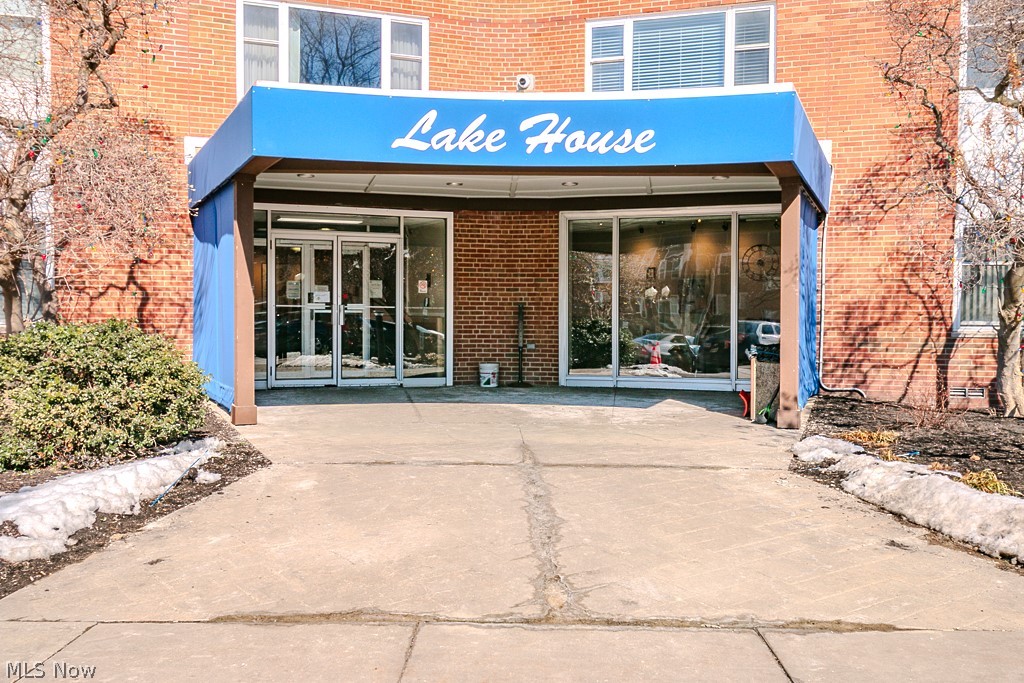 11850 Edgewater Drive Lakewood OH 44107