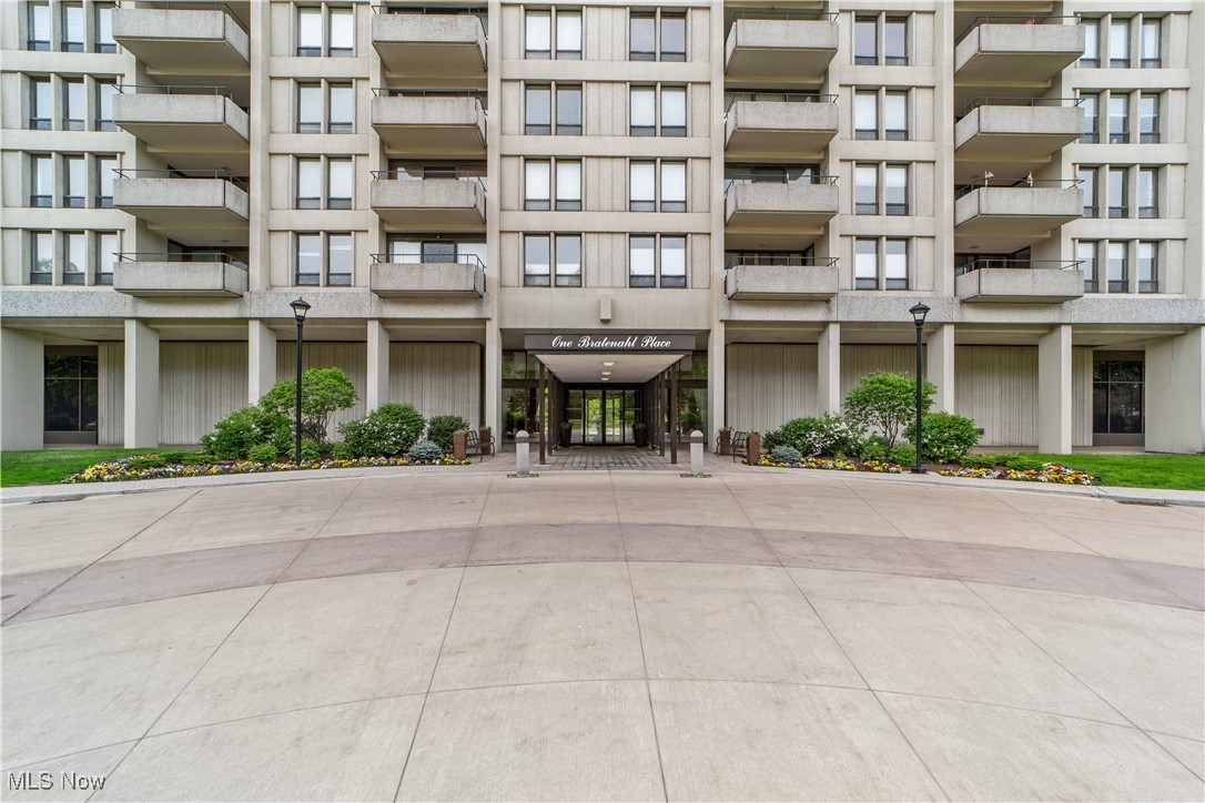 1 Bratenahl Place Bratenahl OH 44108