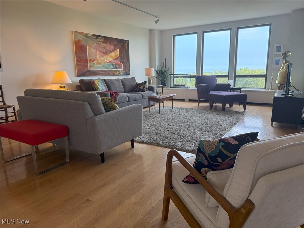 1 Bratenahl Place Bratenahl OH 44108