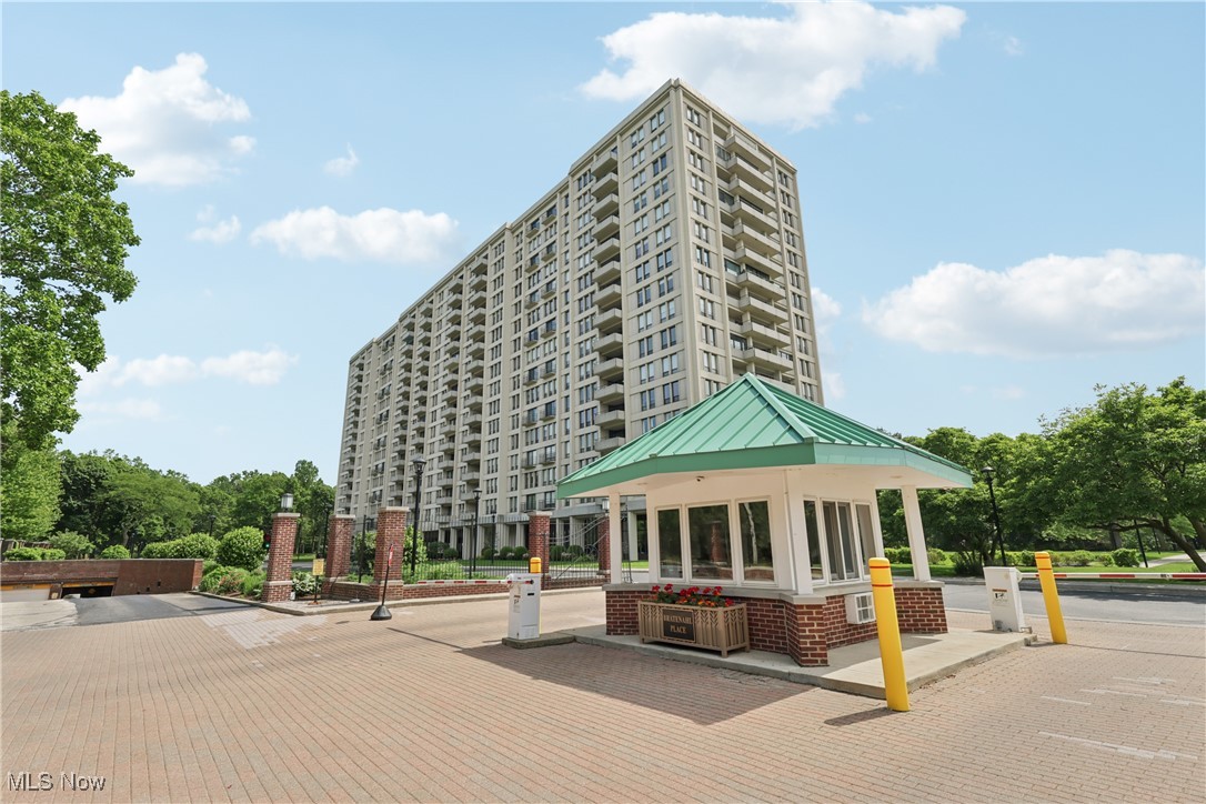 1 Bratenahl Place Bratenahl OH 44108