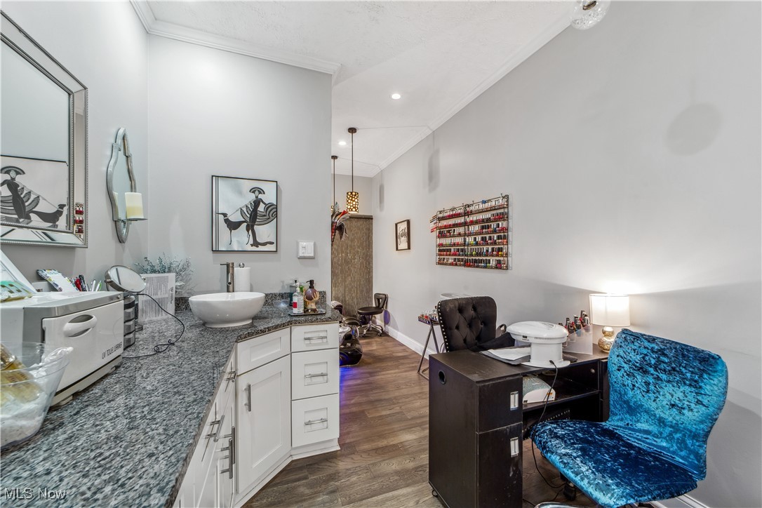 1 Bratenahl Place Bratenahl OH 44108