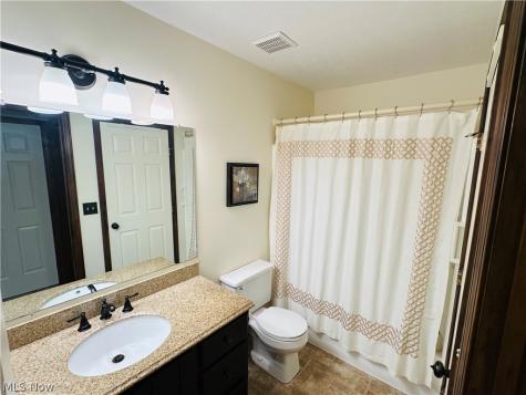 111 Nantucket Circle Painesville OH 44077