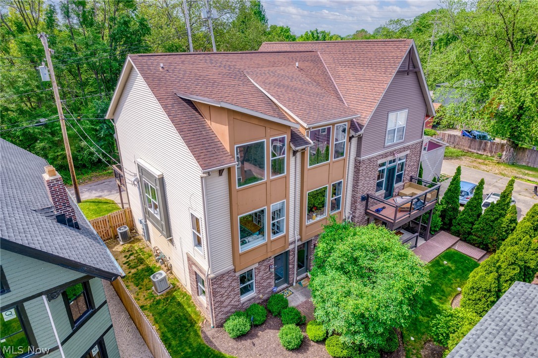 3901 Vine Court Cleveland OH 44113