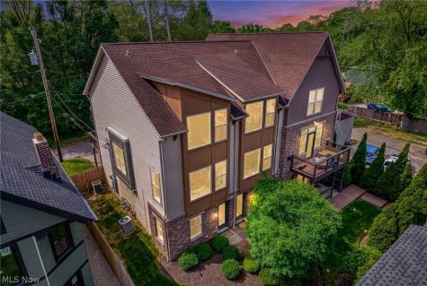 3901 Vine Court Cleveland OH 44113