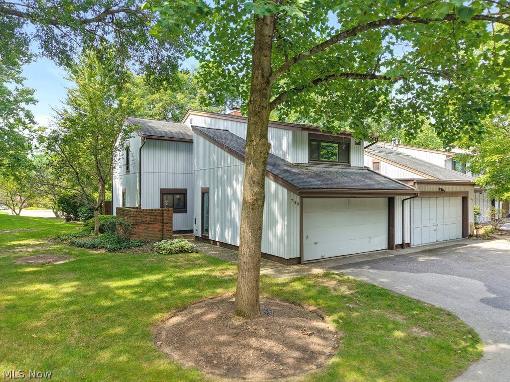 740 Spafford Oval Sagamore Hills OH 44067