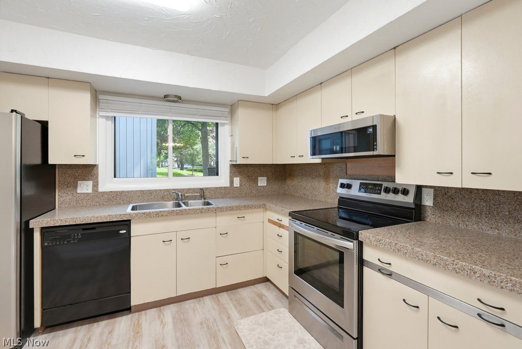 740 Spafford Oval Sagamore Hills OH 44067