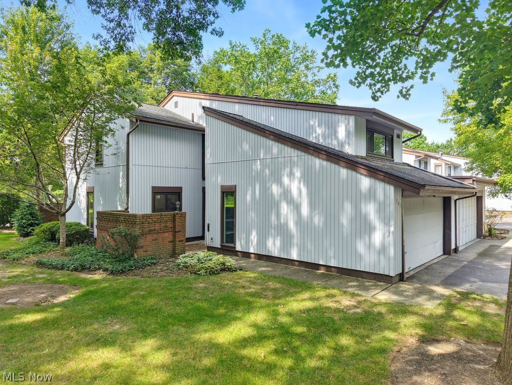 740 Spafford Oval Sagamore Hills OH 44067