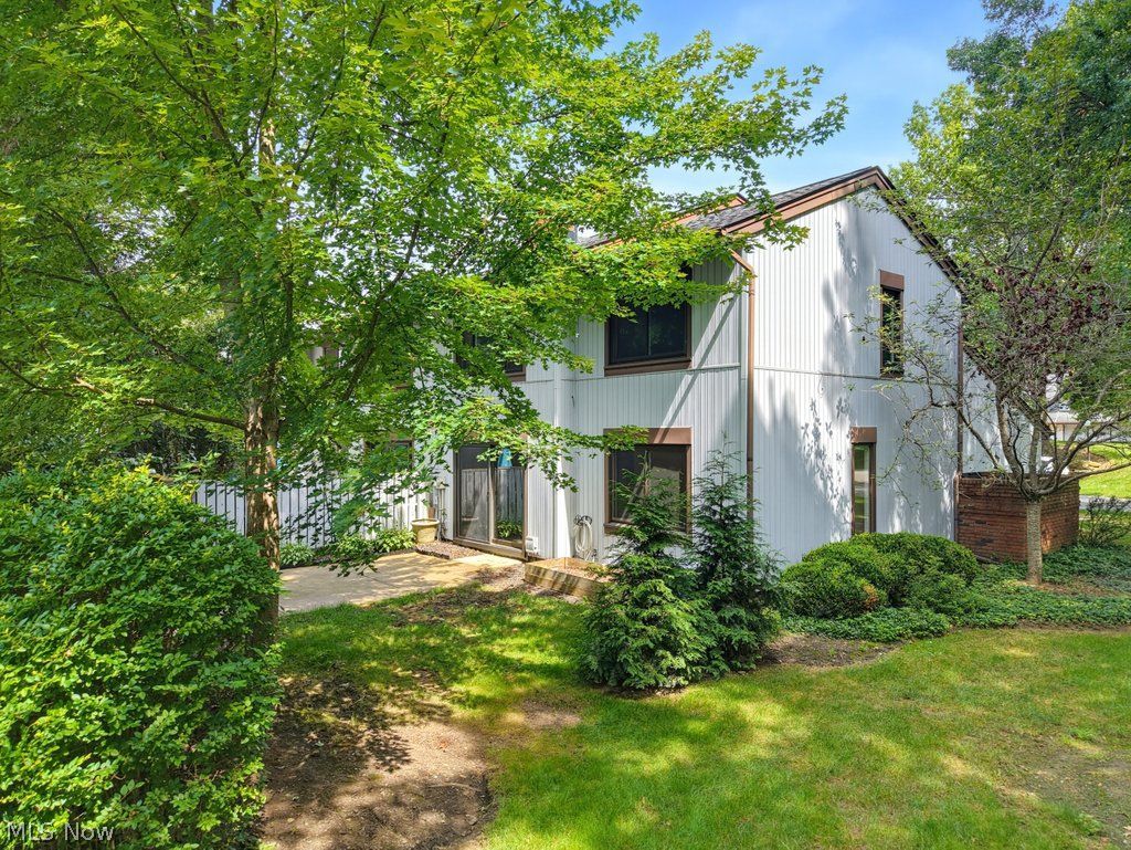 740 Spafford Oval Sagamore Hills OH 44067