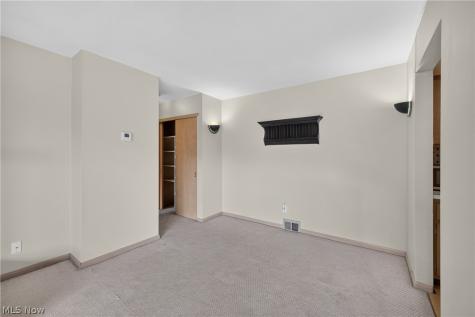 6965 Carriage Hill Drive Brecksville OH 44141
