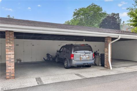 6965 Carriage Hill Drive Brecksville OH 44141