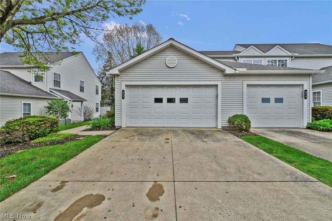 833 Overlook Ridge Drive Cleveland OH 44109