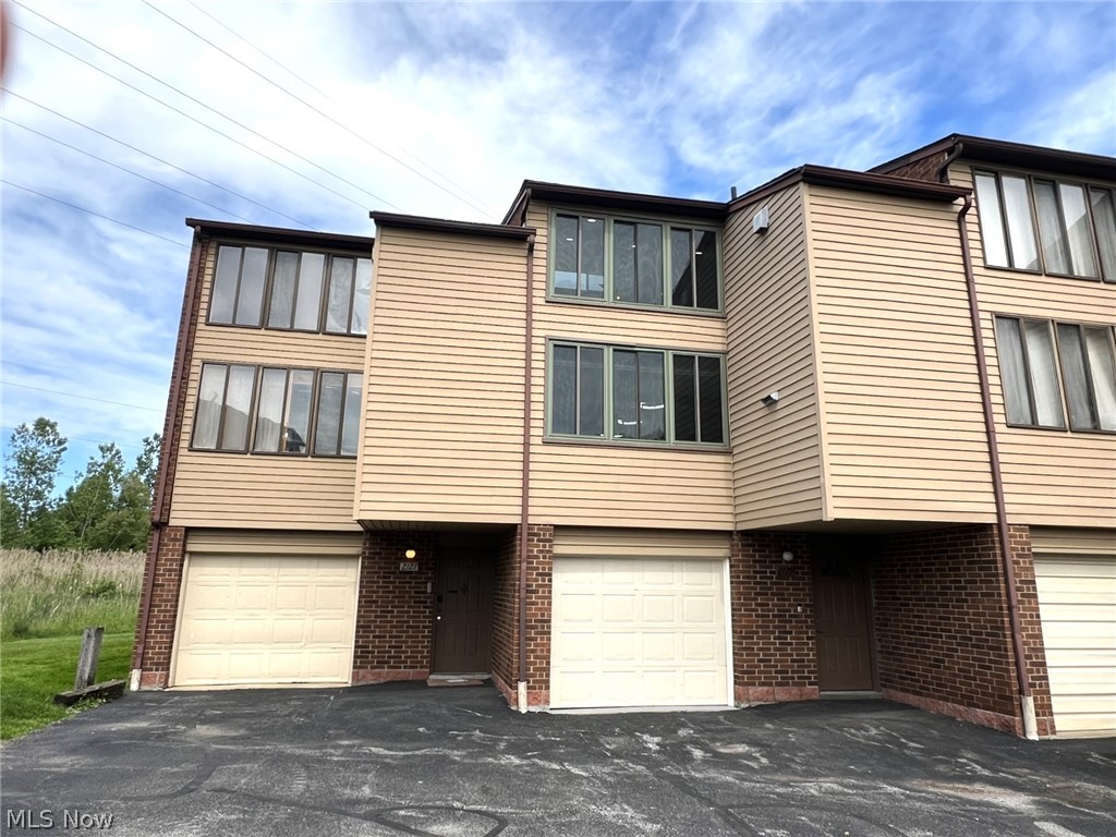 2129 Penguin Avenue Akron OH 44319