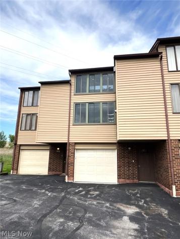 2129 Penguin Avenue Akron OH 44319