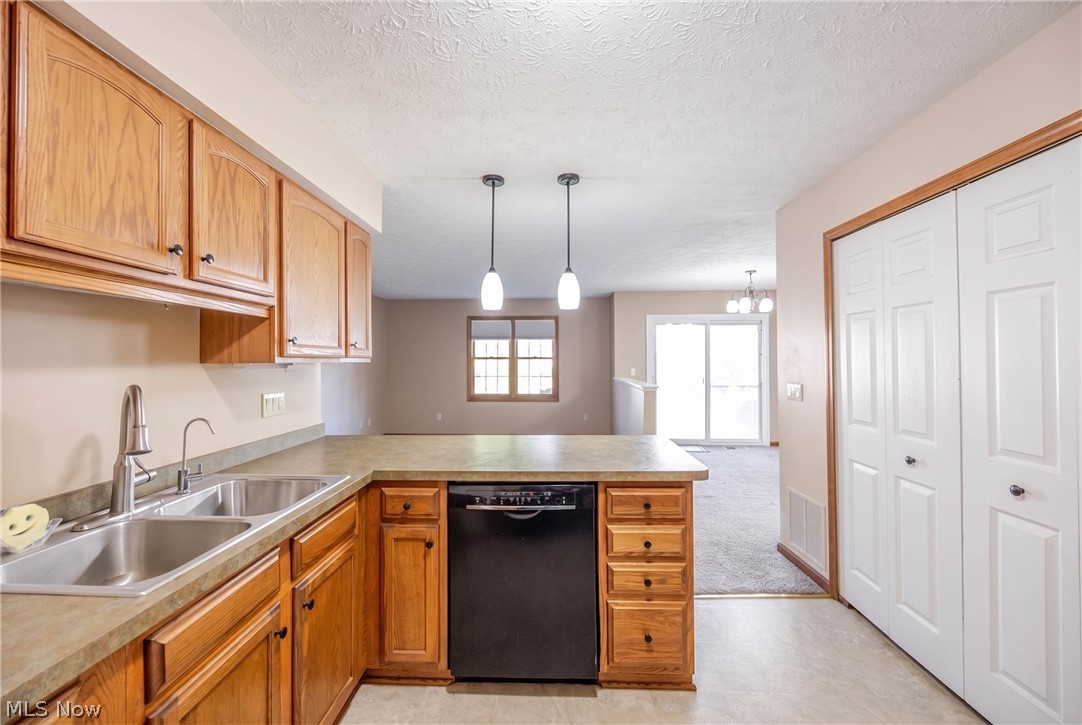5663 Gateway Lane Brook Park OH 44142