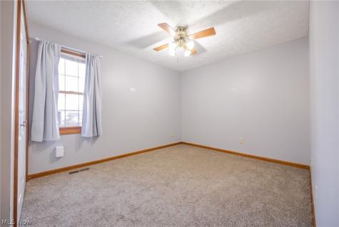 5663 Gateway Lane Brook Park OH 44142