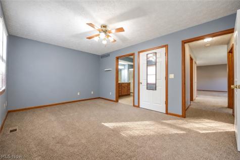 5663 Gateway Lane Brook Park OH 44142