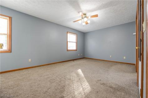 5663 Gateway Lane Brook Park OH 44142
