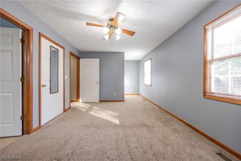 5663 Gateway Lane Brook Park OH 44142