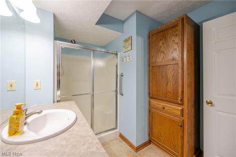 5663 Gateway Lane Brook Park OH 44142