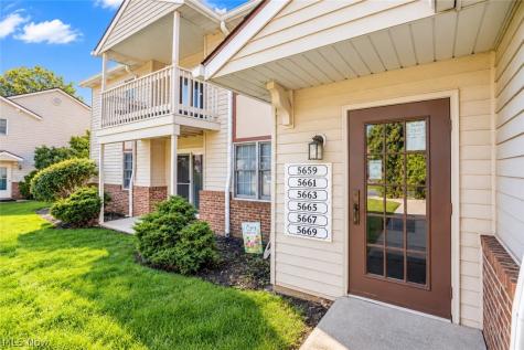 5663 Gateway Lane Brook Park OH 44142