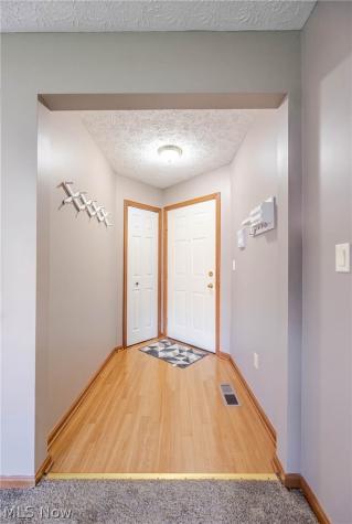 5663 Gateway Lane Brook Park OH 44142