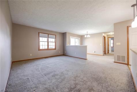 5663 Gateway Lane Brook Park OH 44142
