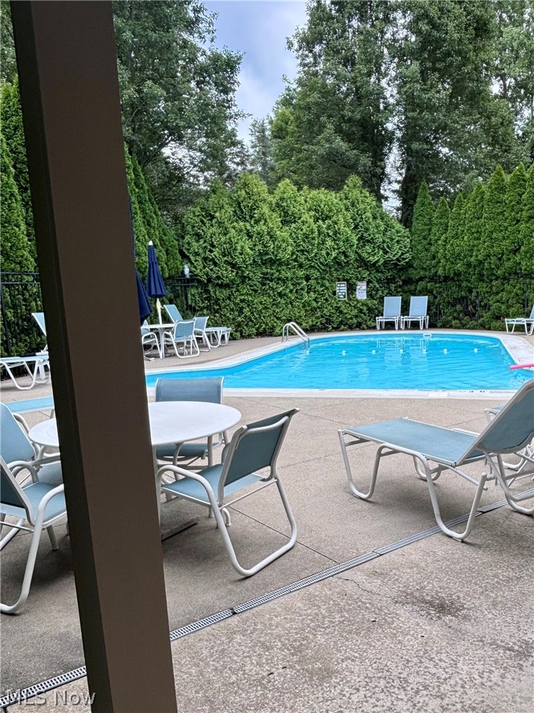 903 NE Willow Brook Drive NE Warren OH 44483