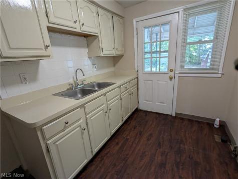 1540 E 256th Street Euclid OH 44132
