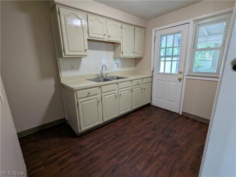 1540 E 256th Street Euclid OH 44132