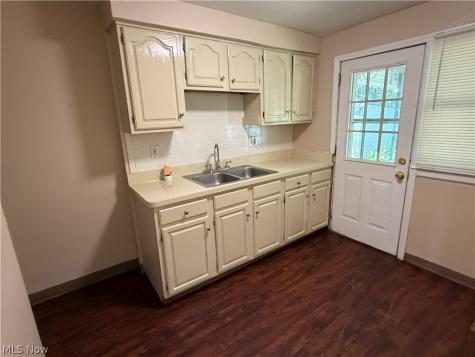 1540 E 256th Street Euclid OH 44132
