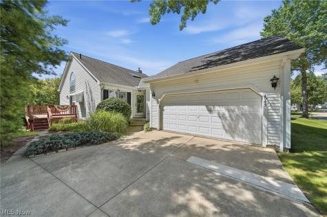 645 Grand View Lane Aurora OH 44202