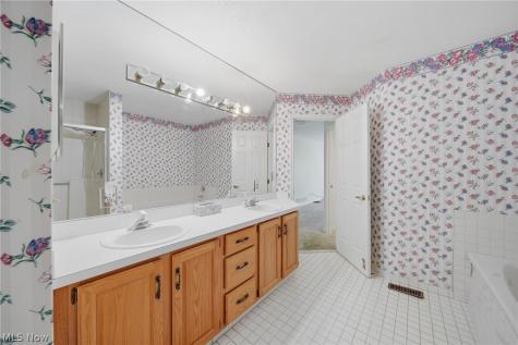 645 Grand View Lane Aurora OH 44202