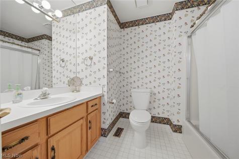 645 Grand View Lane Aurora OH 44202