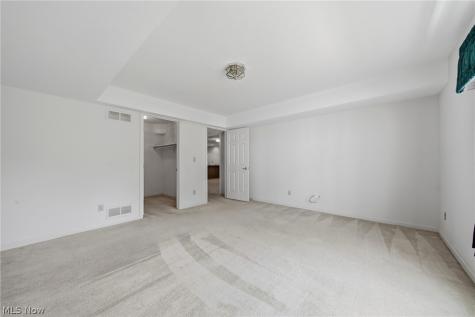 645 Grand View Lane Aurora OH 44202