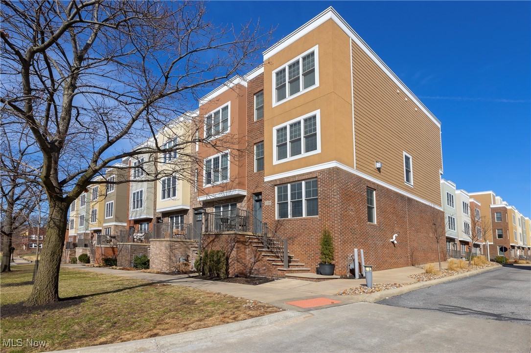 1351 W Clifton Boulevard Lakewood OH 44107