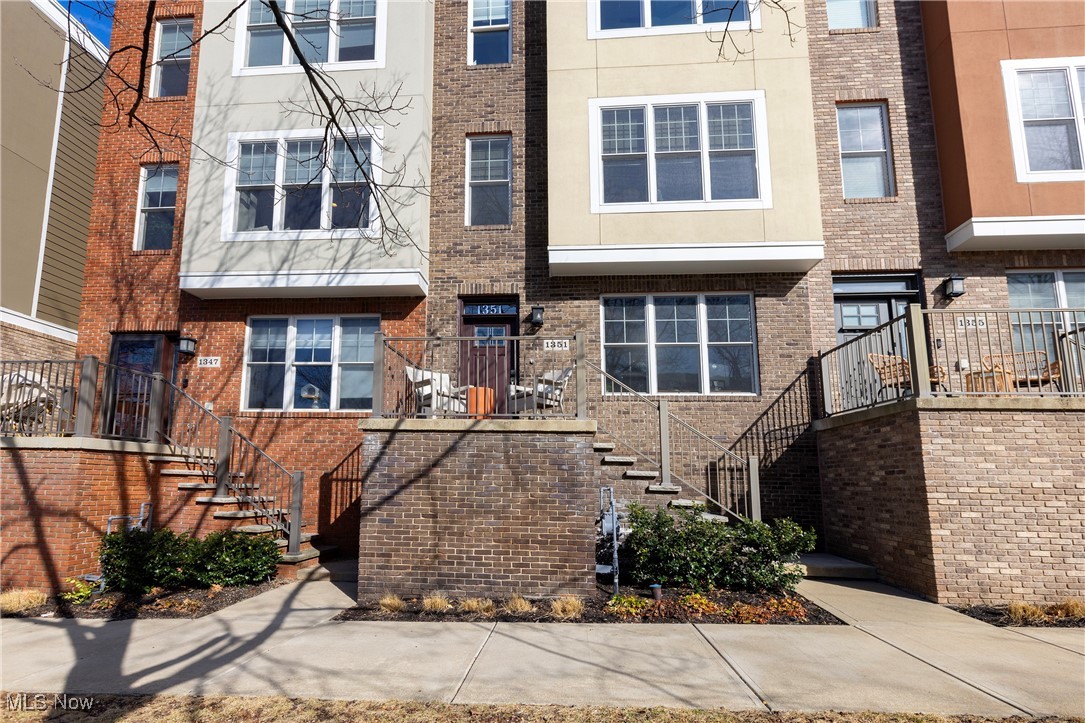 1351 W Clifton Boulevard Lakewood OH 44107