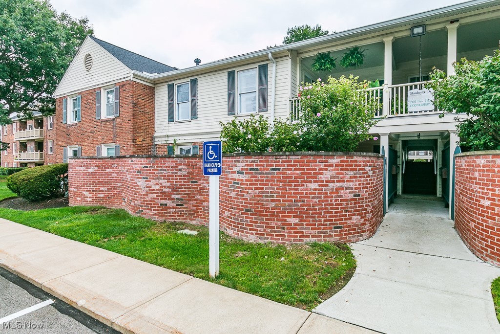 2103 Glouchester Drive Lyndhurst OH 44124