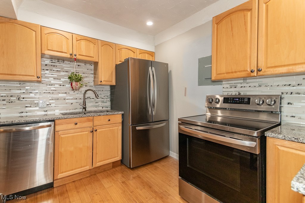 2103 Glouchester Drive Lyndhurst OH 44124