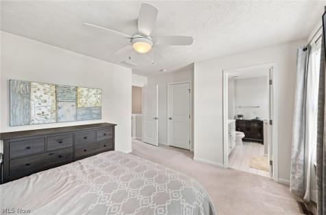 1385 Annette Court Lakewood OH 44107
