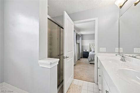 1385 Annette Court Lakewood OH 44107