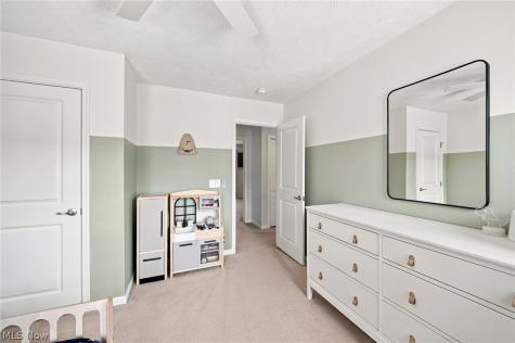 1385 Annette Court Lakewood OH 44107
