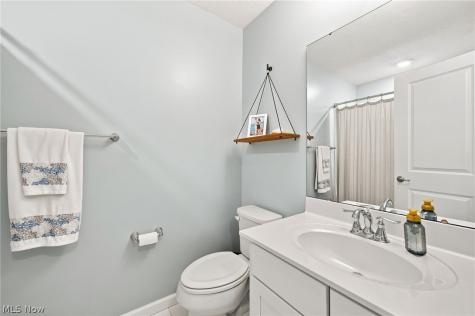 1385 Annette Court Lakewood OH 44107