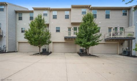 1385 Annette Court Lakewood OH 44107